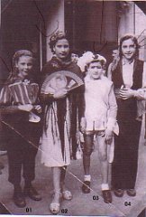 CARNAVAL 1951 RUE LESSEPS